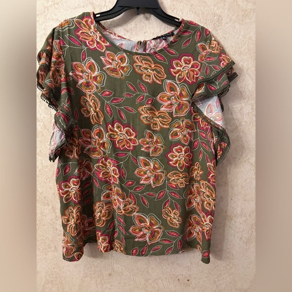 Como Black Floral Short Sleeve Ruffle Sleeve # 852